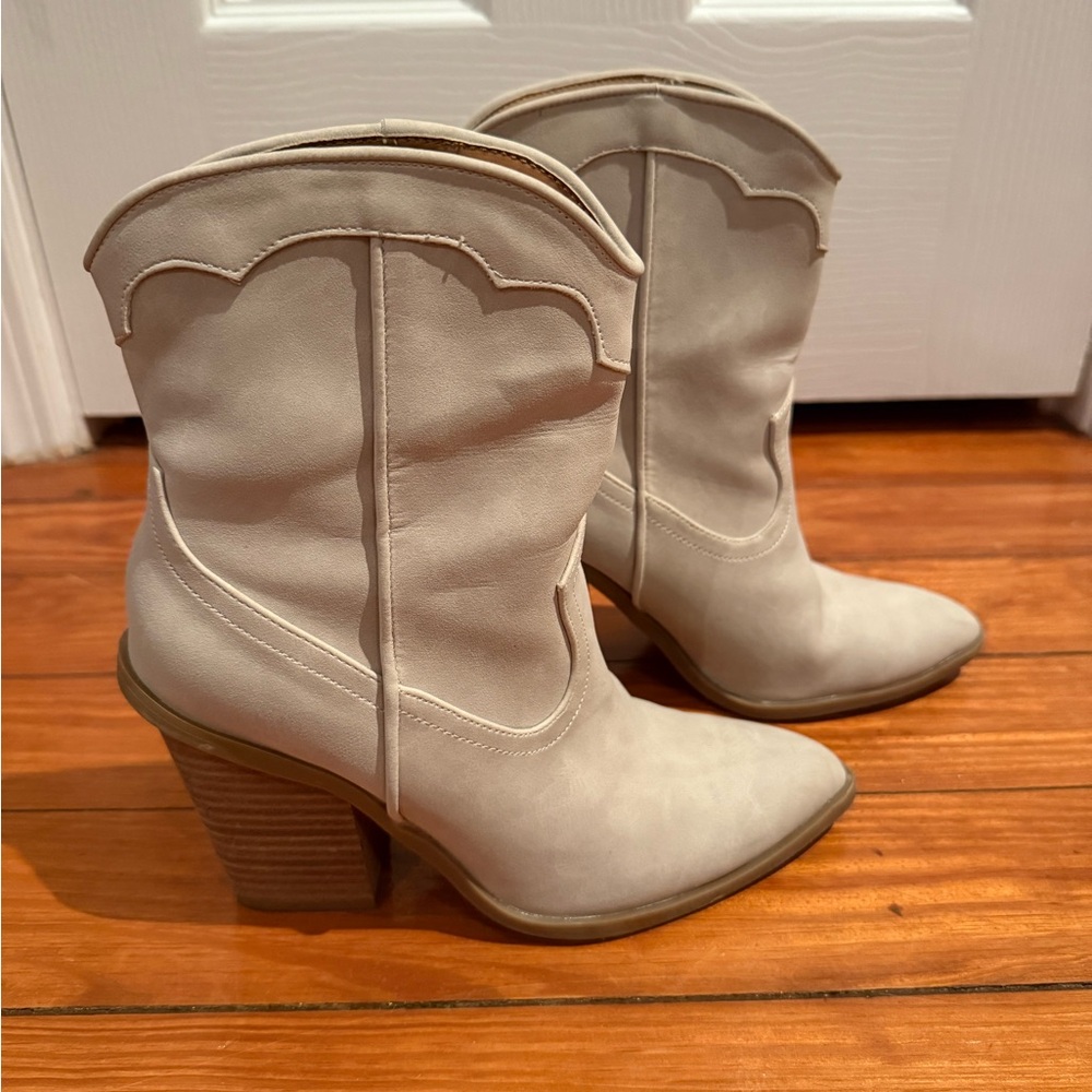 Dolce Vita Women's Nikson Western Booties